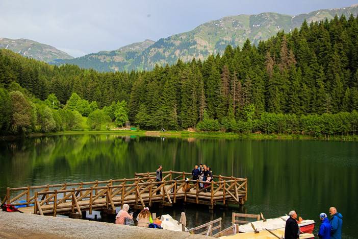 Karagöl muhteşem doğası ile masal diyarlarını andırıyor 8